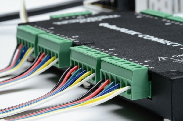 画像9: City Theatrical QolorFLEX Connect10 LEDテープパワーデータスプリッタ(シティシアトリカル)5748 (9)