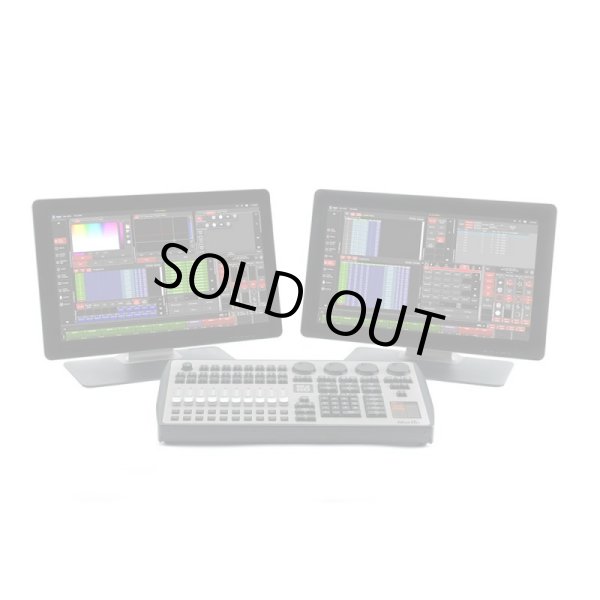 モニターは別途販売です。