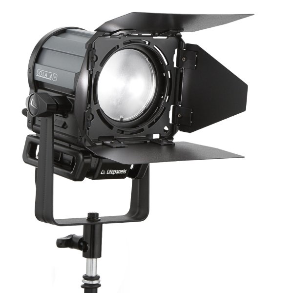 画像1: Litepanels Sola 4+ Daylight Fresnel [SKU: 906-4024]（ライトパネル） (1)