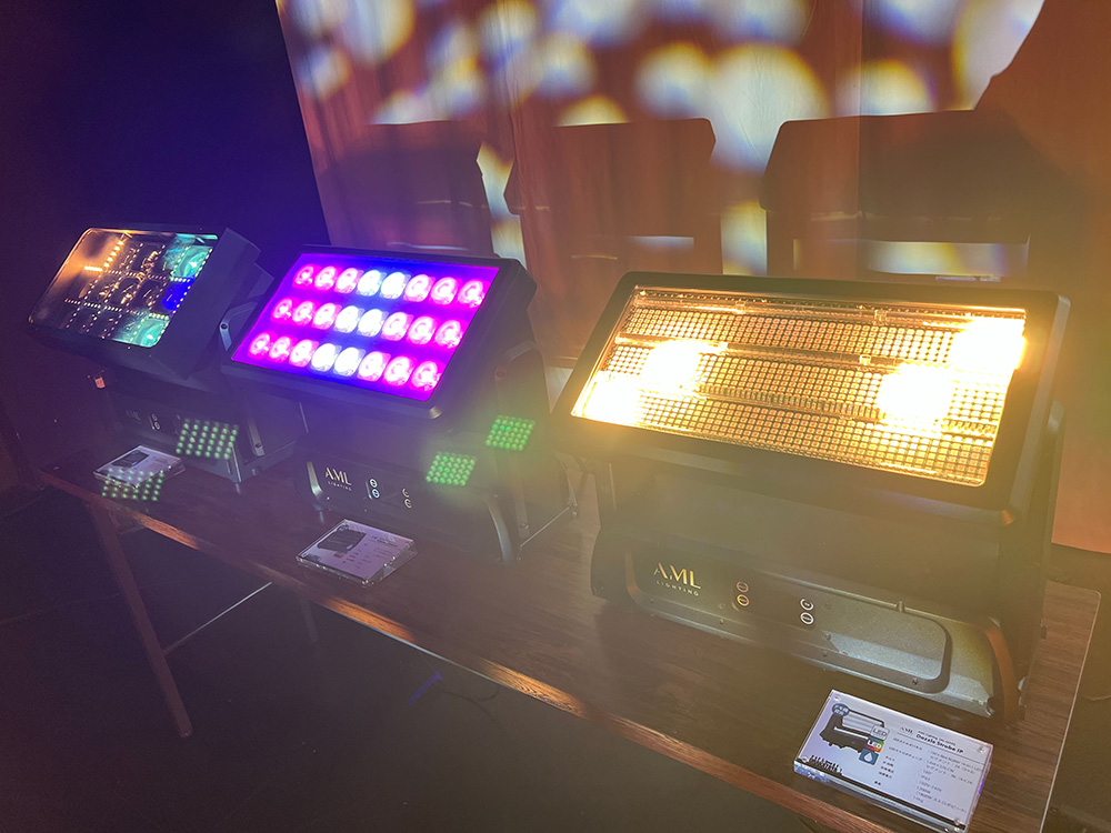 AML lightingのパネルタイプ照明
