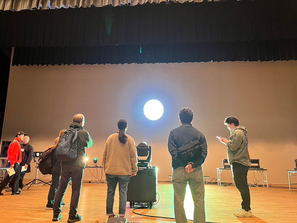 実機のあかりを見ていただく